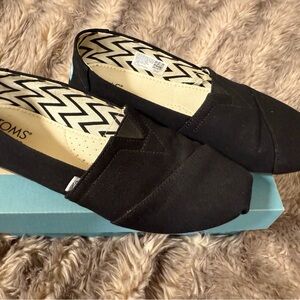 Toms Black Canvas Flats with Elastic V Insert